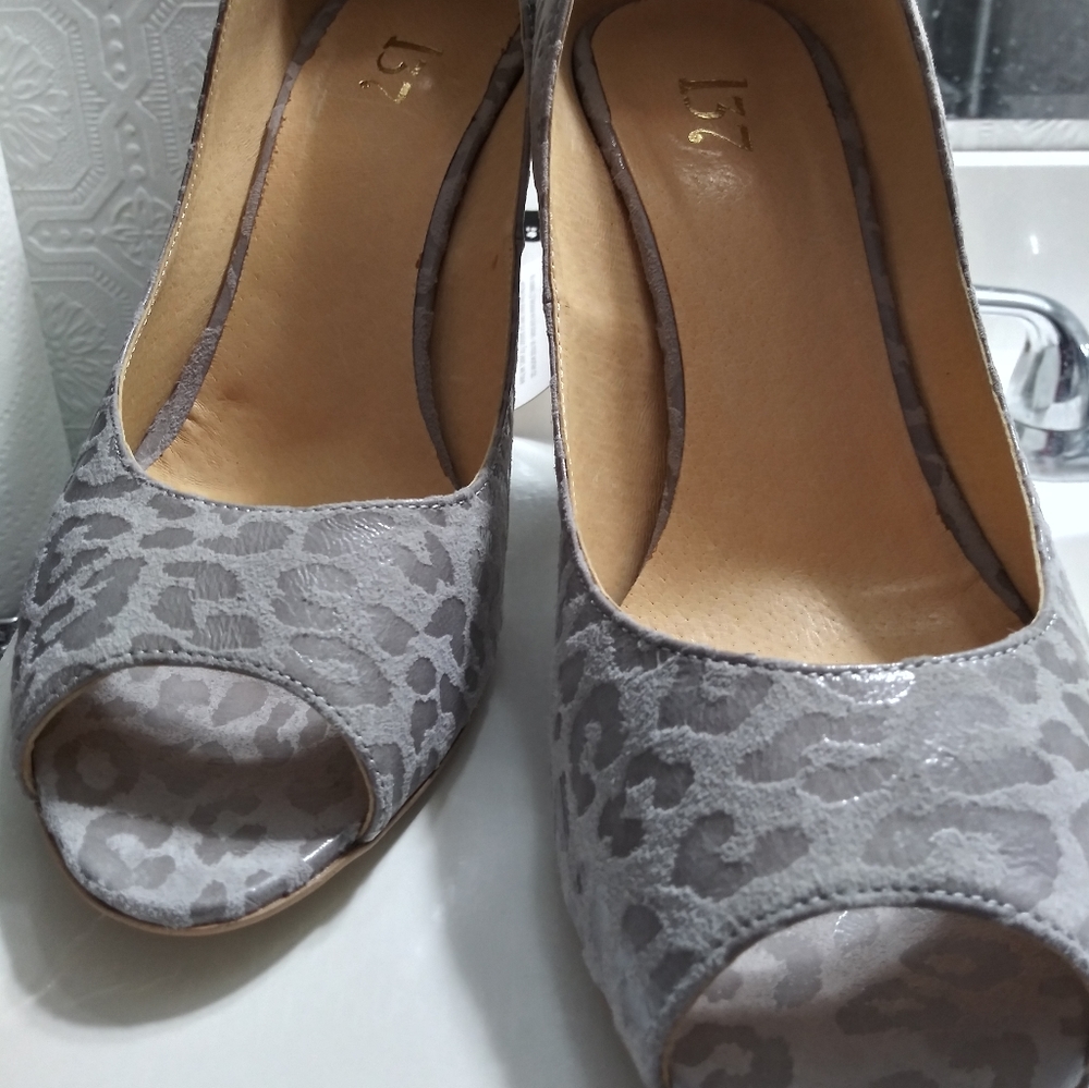 Ladies Fashion Pumps